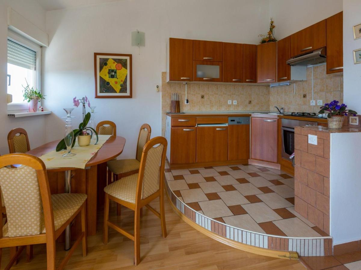 Apartments Ani Crikvenica Buitenkant foto